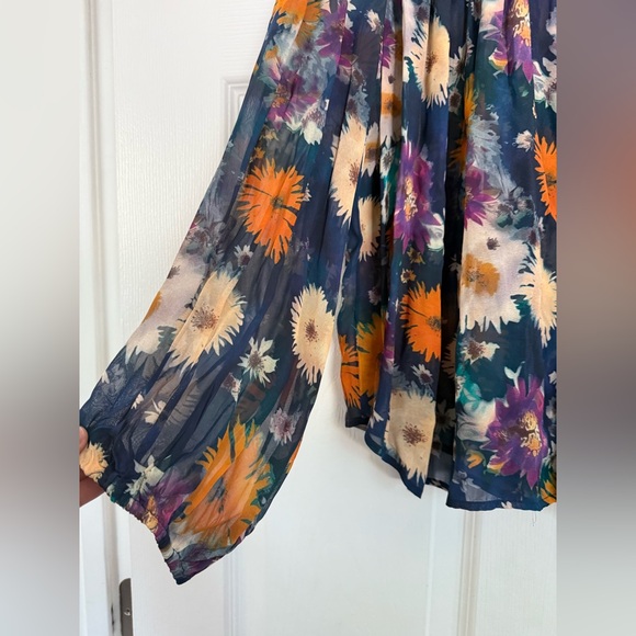 NWOT Anthropologie The Estela Sheer Printed Blouse Size medium - Picture 7 of 13